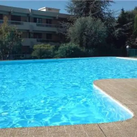 Fabron Apartamento *